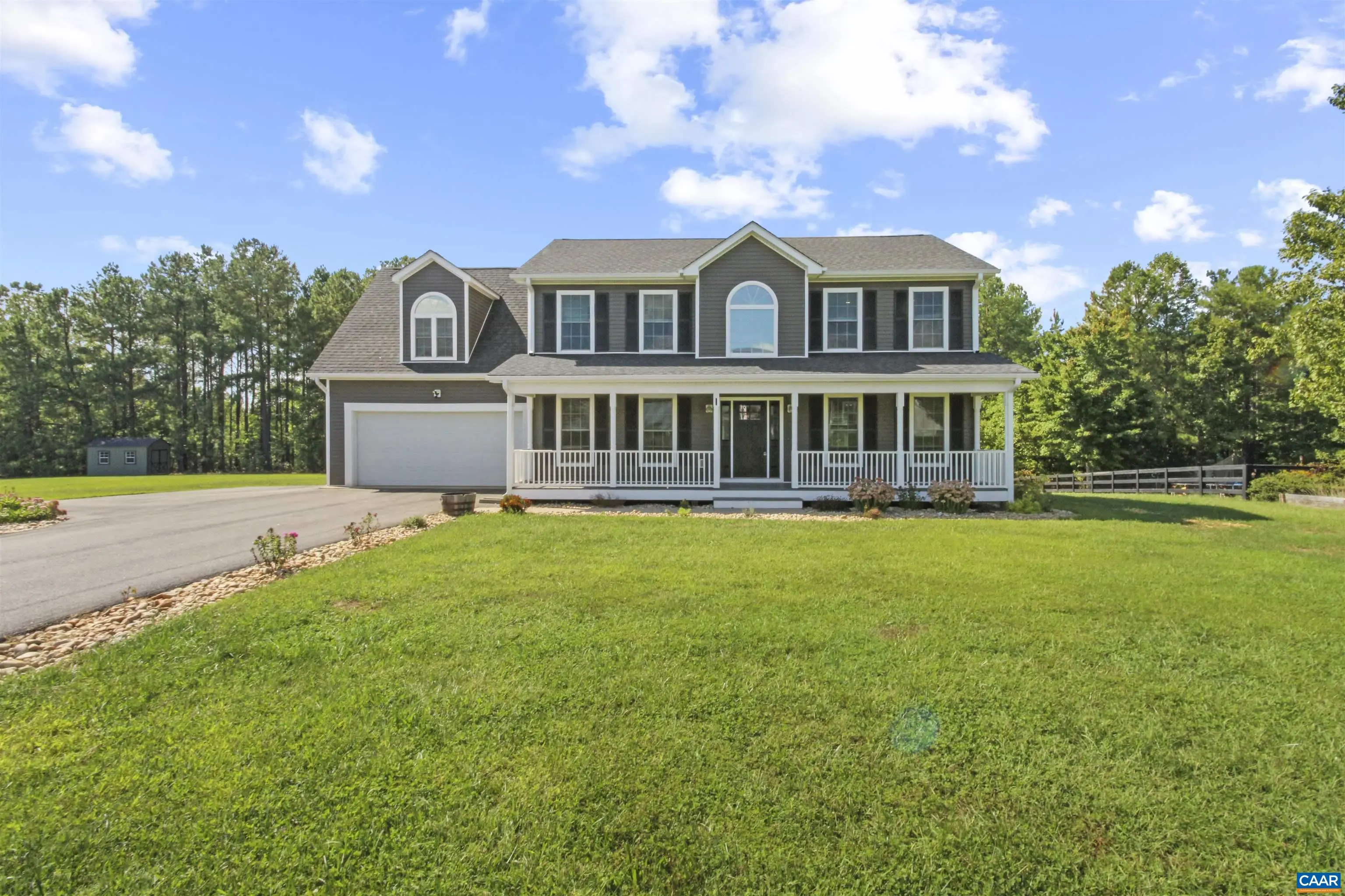386 Rosewood Dr, Scottsville