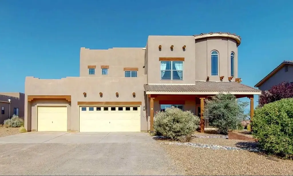 608 3rd Street Ne, Rio Rancho