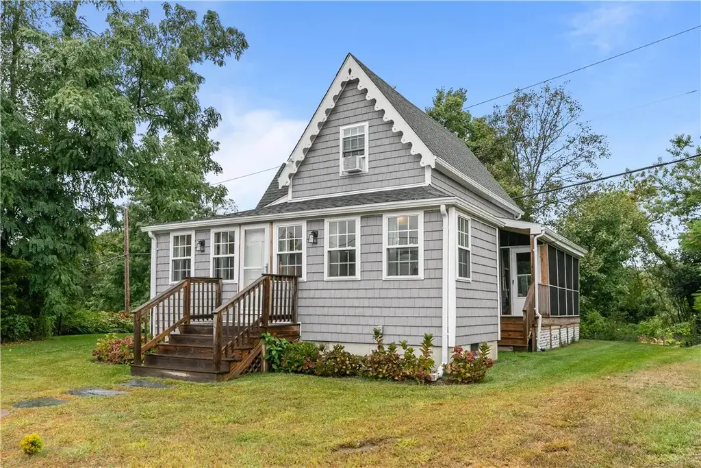 190 Railroad Ave, Portsmouth