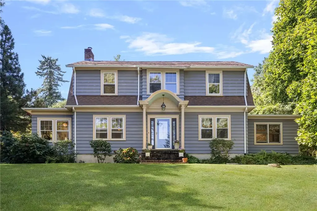 29 Valentine Cir, Warwick