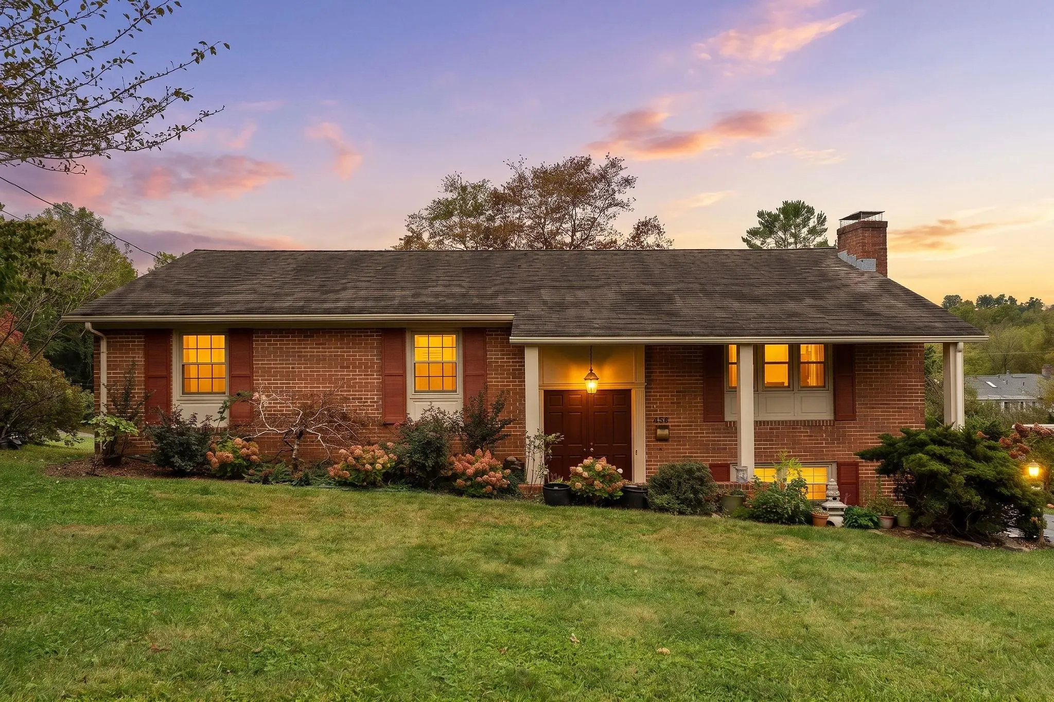 725 Ridgewood Rd, Waynesboro