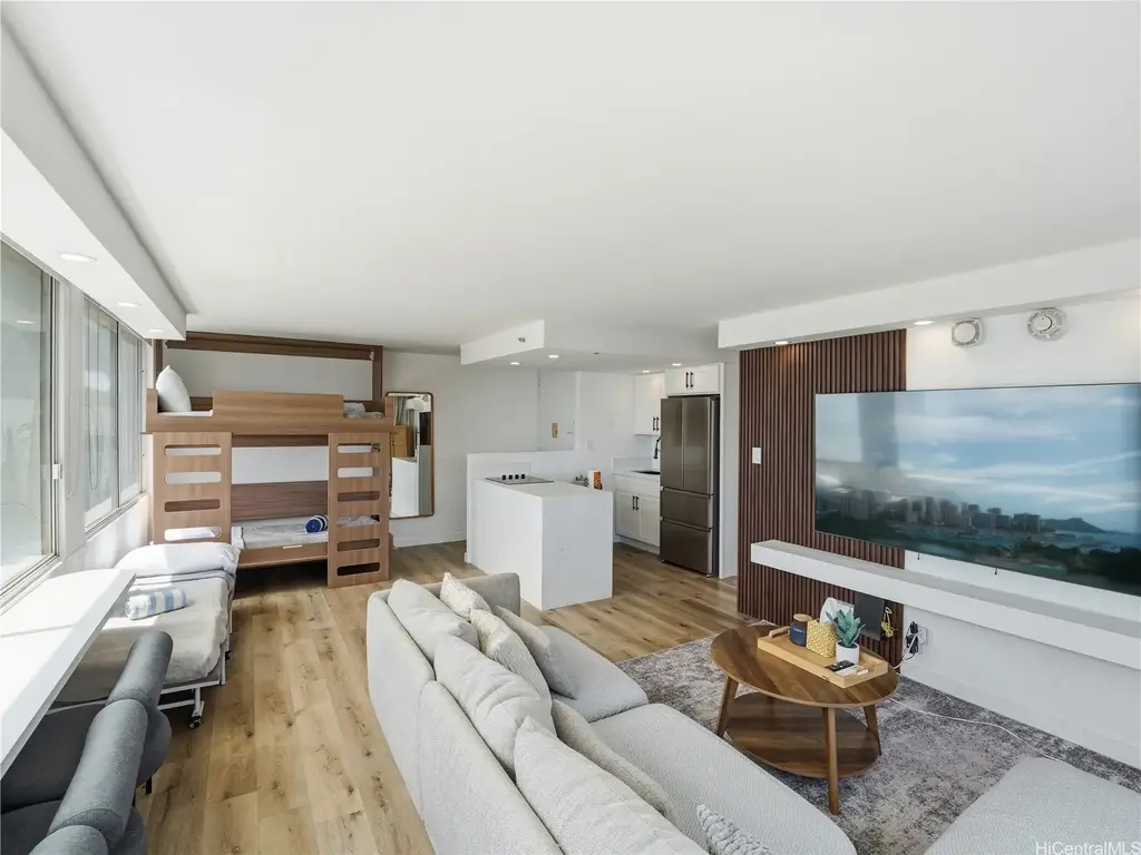2427 Kuhio Avenue # 3102, Honolulu
