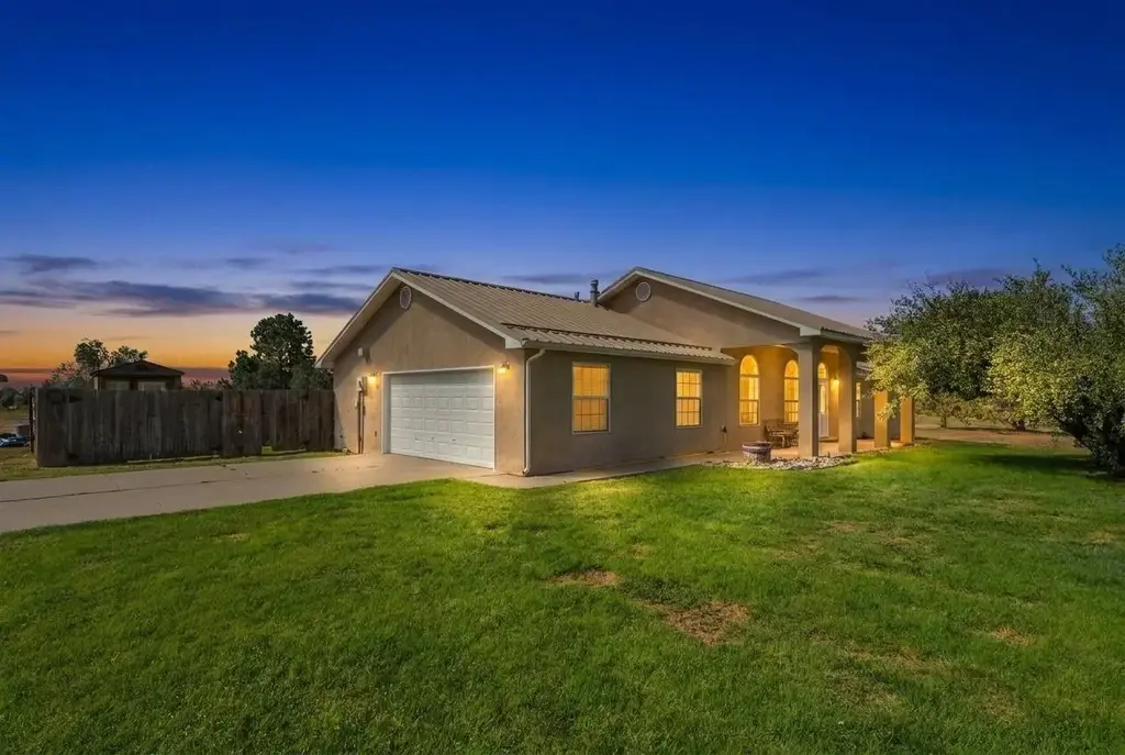 15 Fence Post Drive, Moriarty