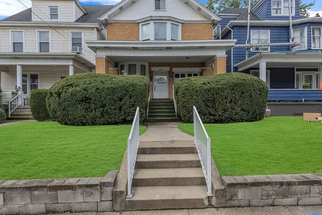 517 Maplewood Avenue, Ambridge
