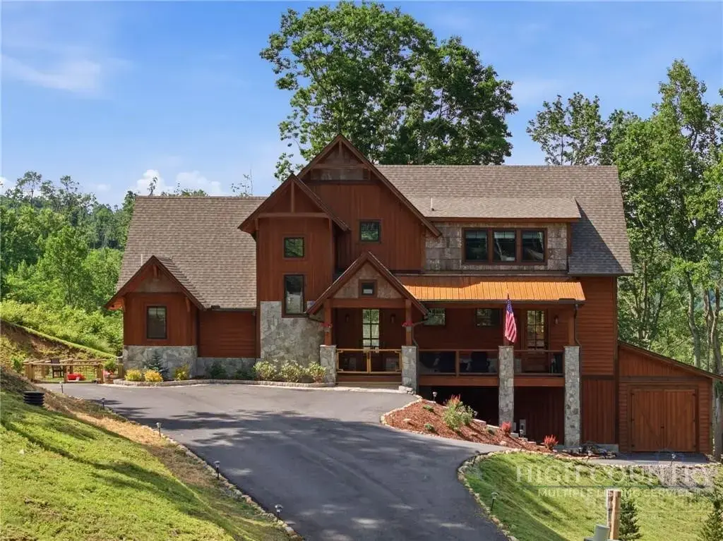 37 Tioga Drive, Banner Elk