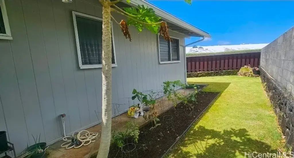 3245 Pawaina Street, Honolulu