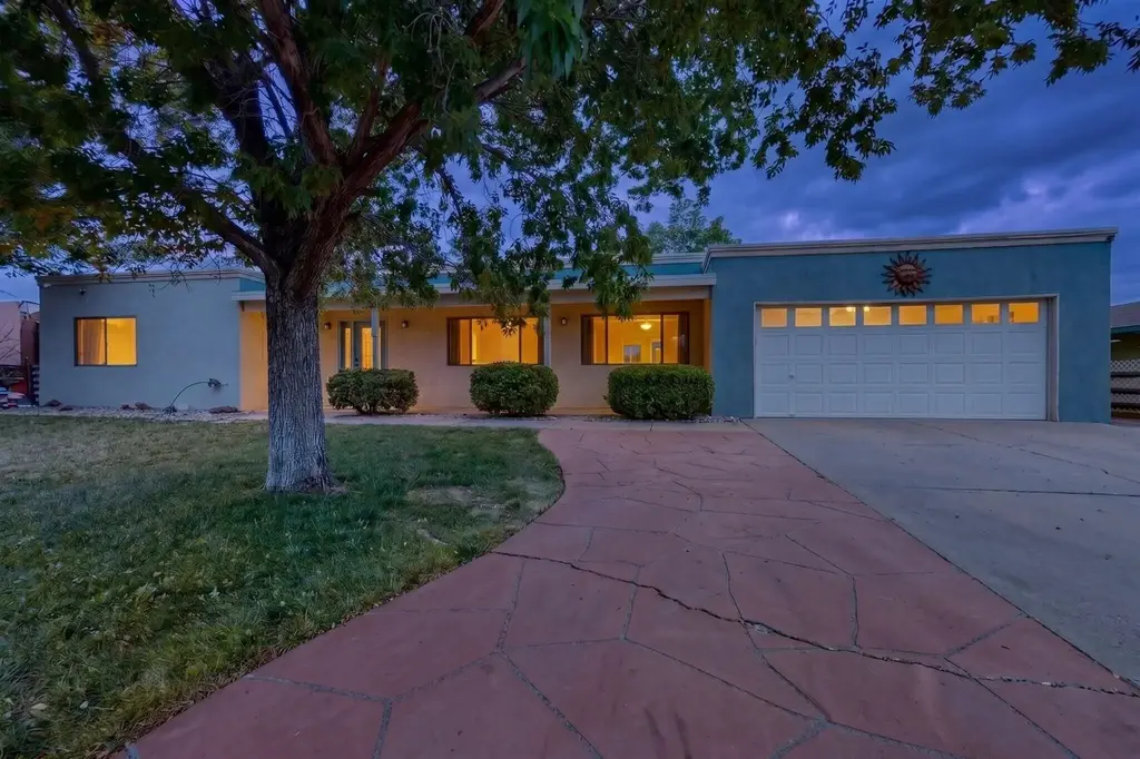 5504 Palomino Drive Nw, Albuquerque