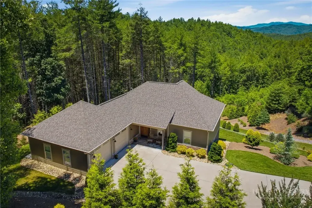 5515 Cedar Cove Way, Lenoir