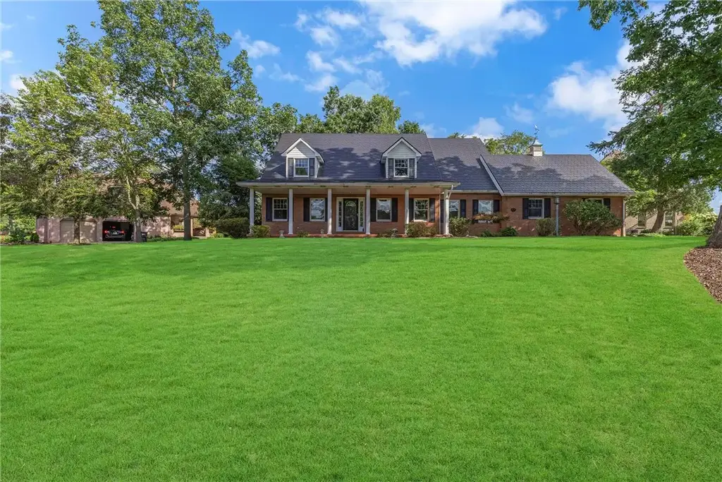 139 Radcliff, Center