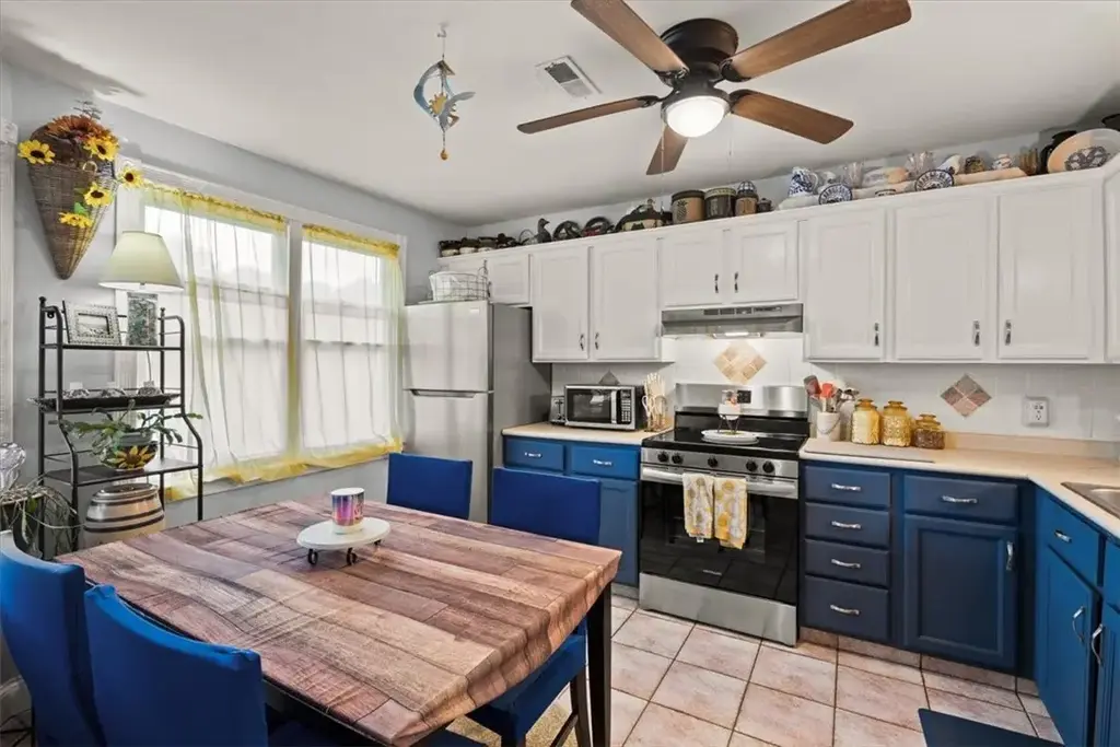 105 Scenic Dr, West Warwick