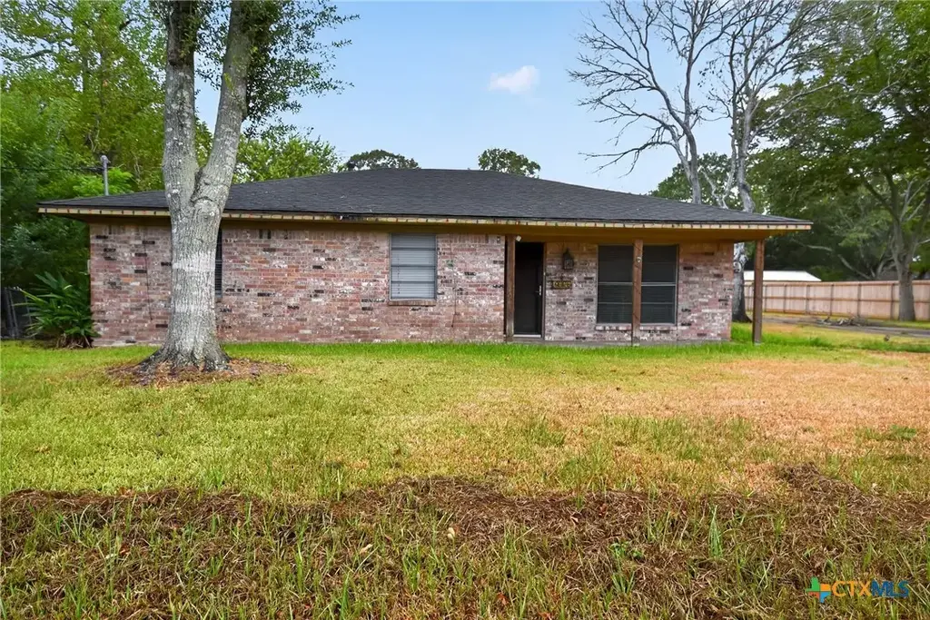 1006 S 2nd Street, Ganado