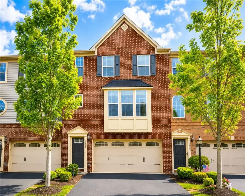 1502 Pointe View Drive , Adams