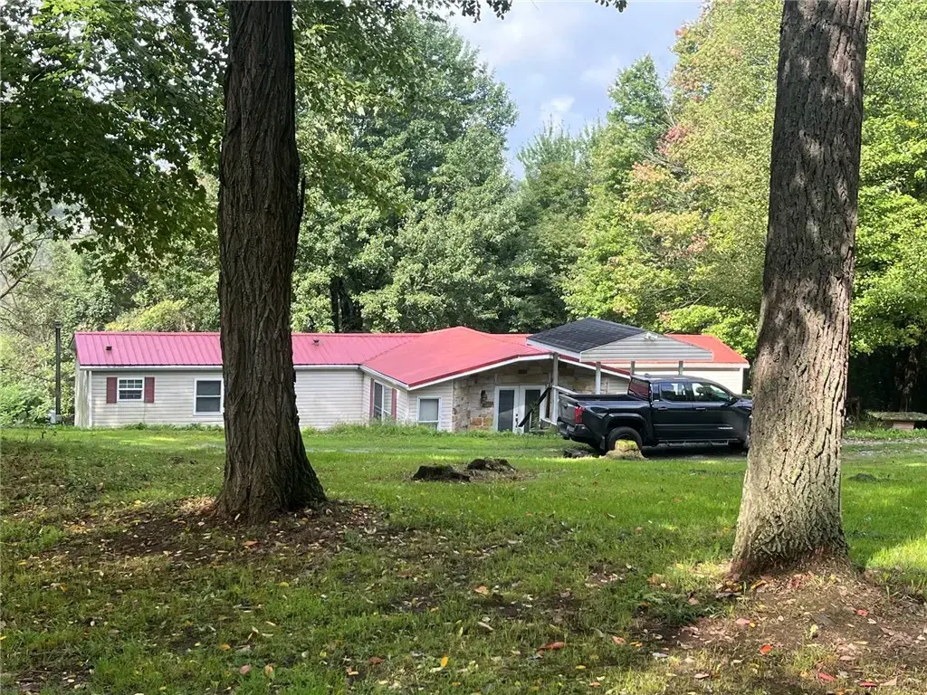 1567 Pulaski Mercer Road , E Lackawannock