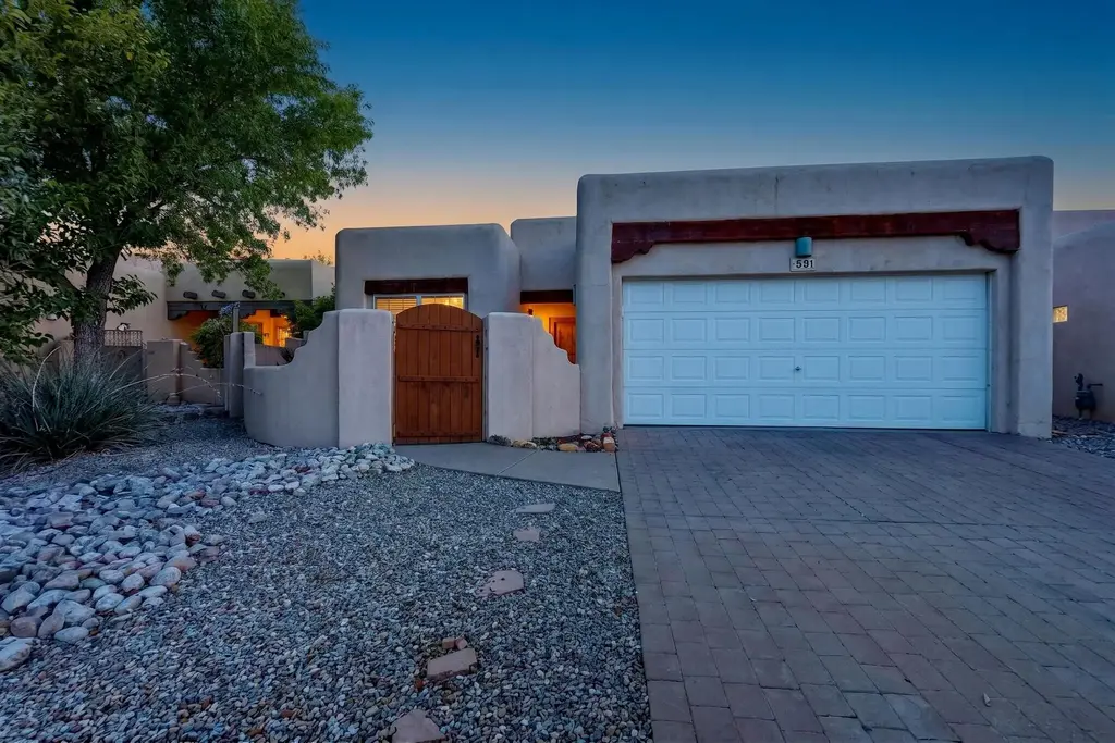 531 Via Patria Sw, Albuquerque