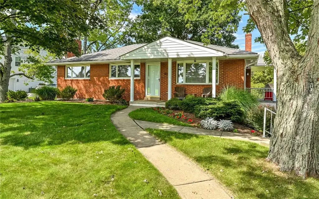 401 Pine Circle , Pine