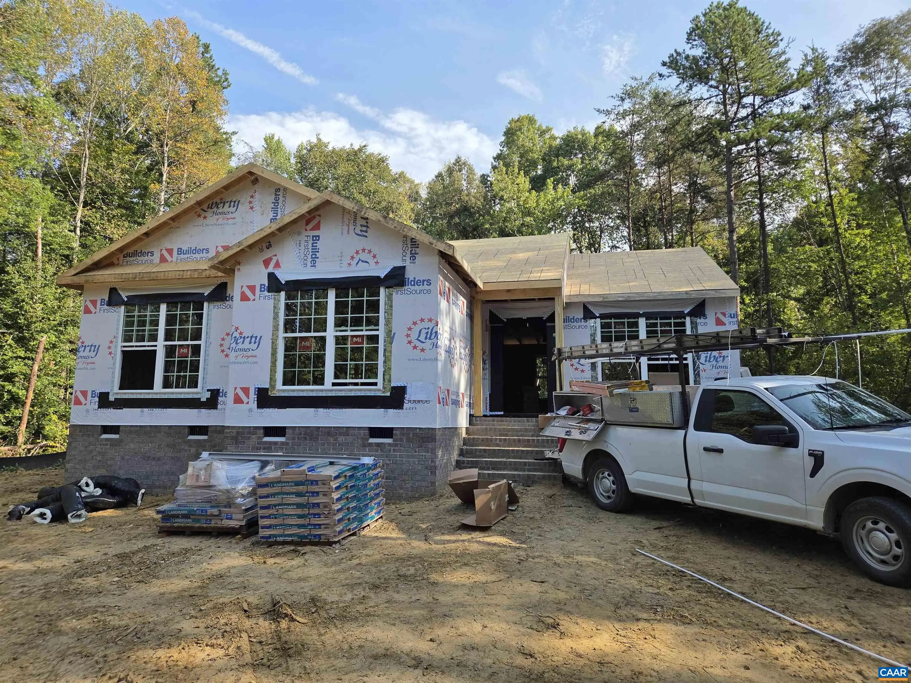 520 Dixie Holw, Louisa