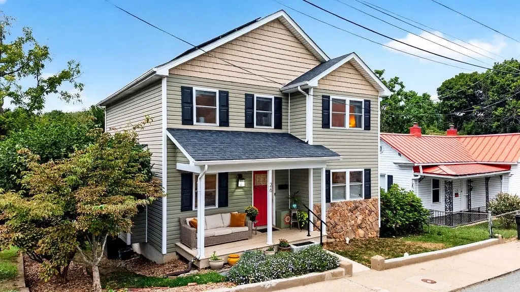 26 Lake Ave, Staunton