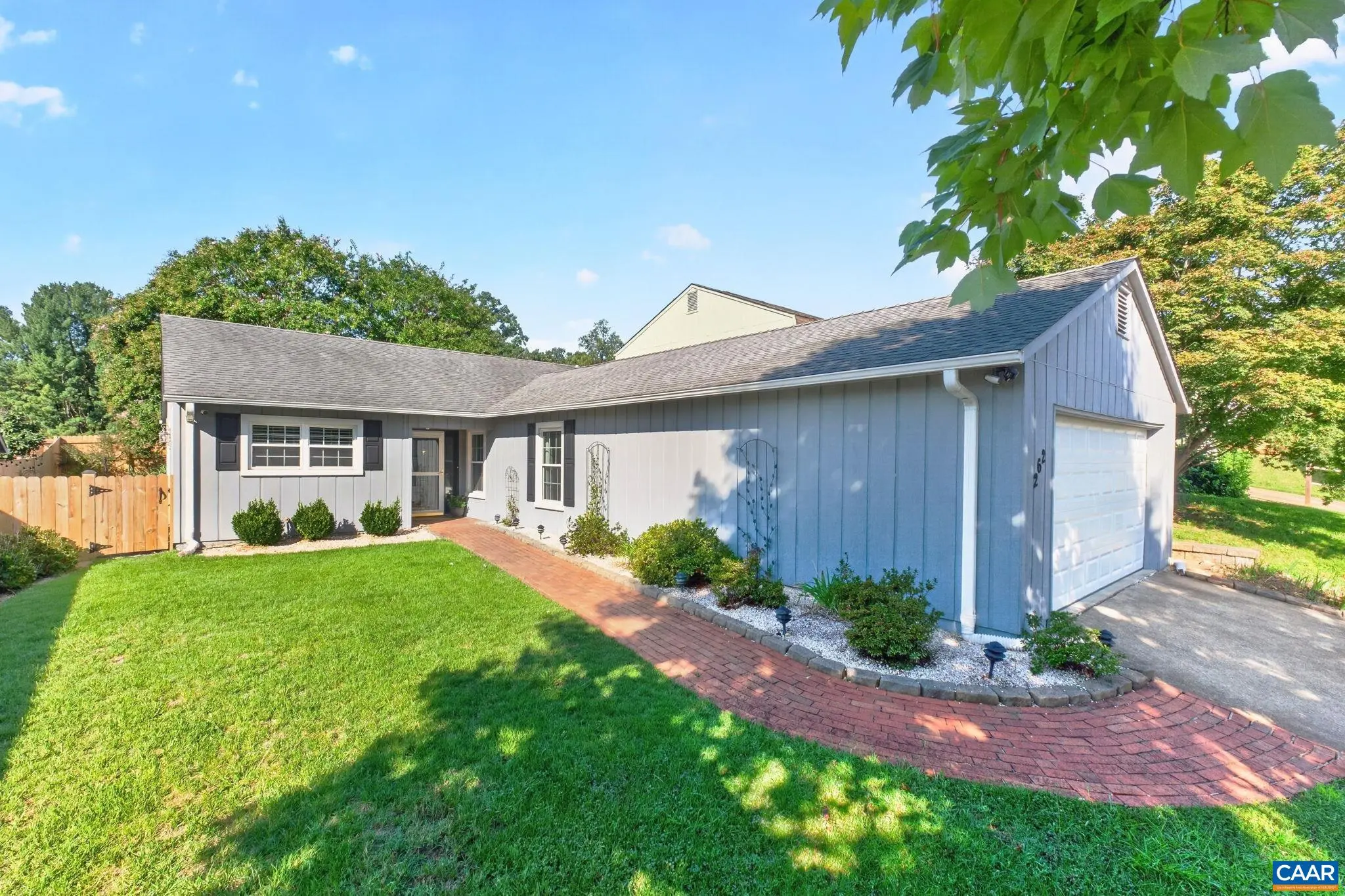 262 Lakeview Dr, Charlottesville
