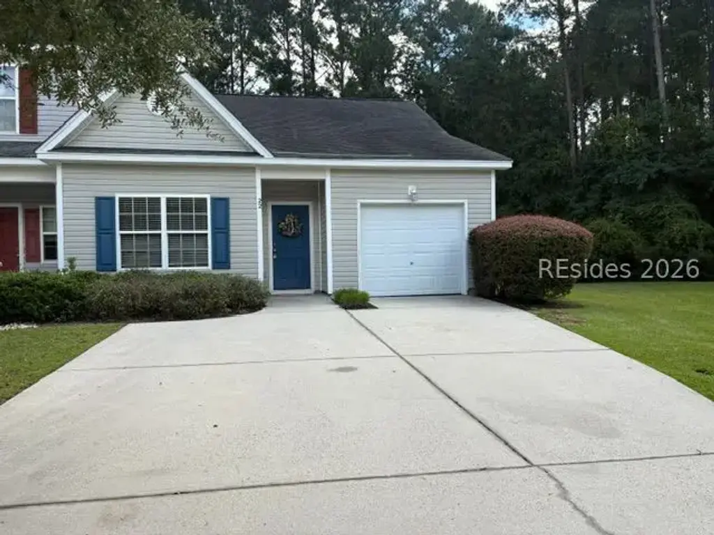 22 Running Oak Drive, Bluffton
