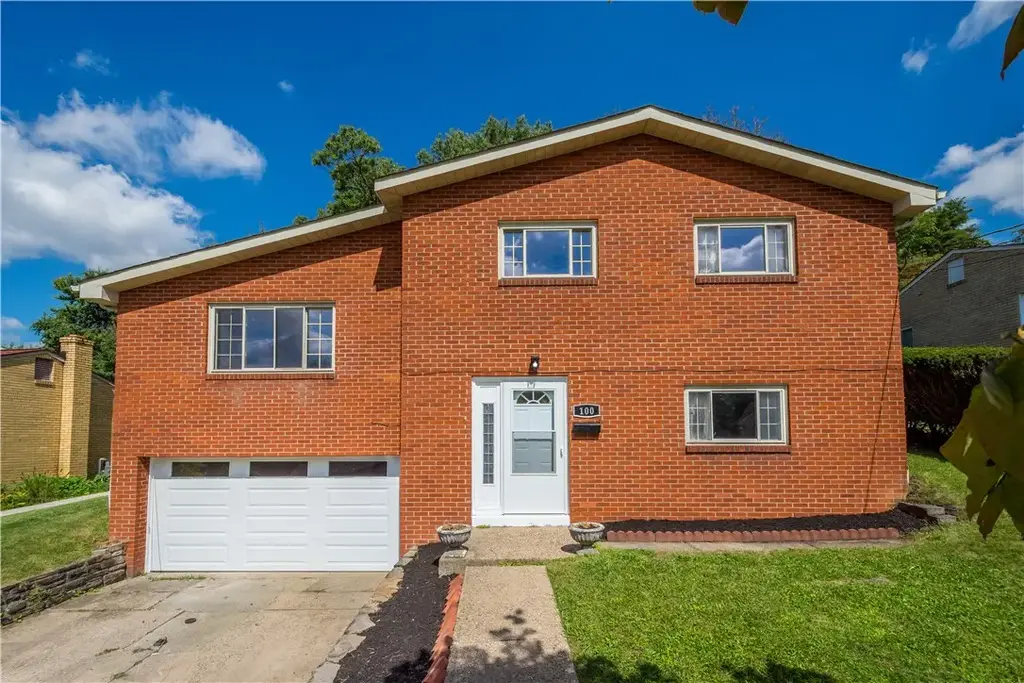 100 Woody Crest Drive , Whitehall