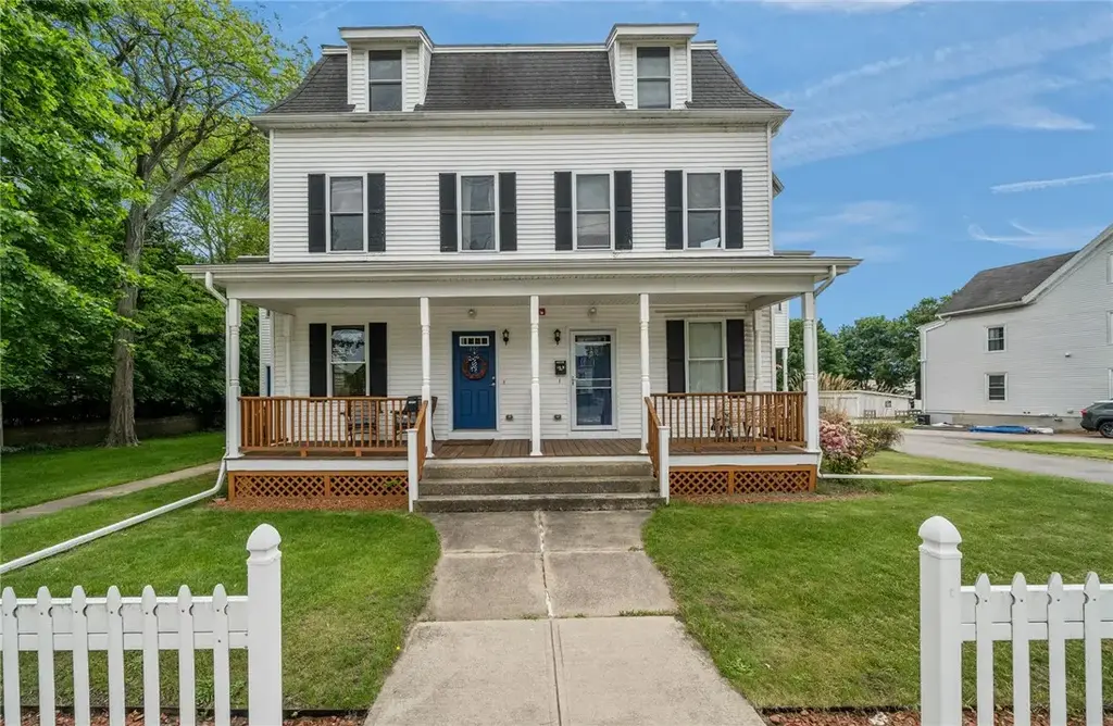 145 High St # C, Westerly