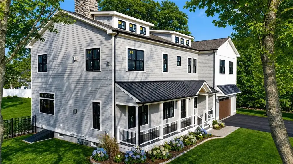 980 Green End Ave, Middletown
