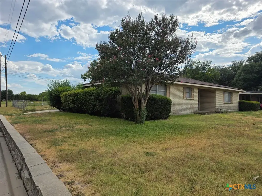 140 Darden Drive, Waco