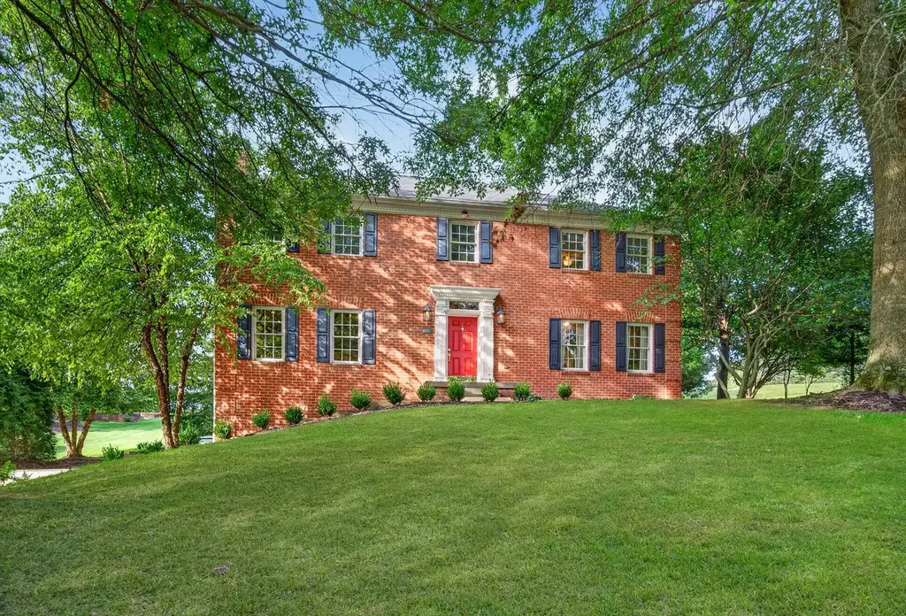302 Crystal Lake Lane, Moon/Crescent