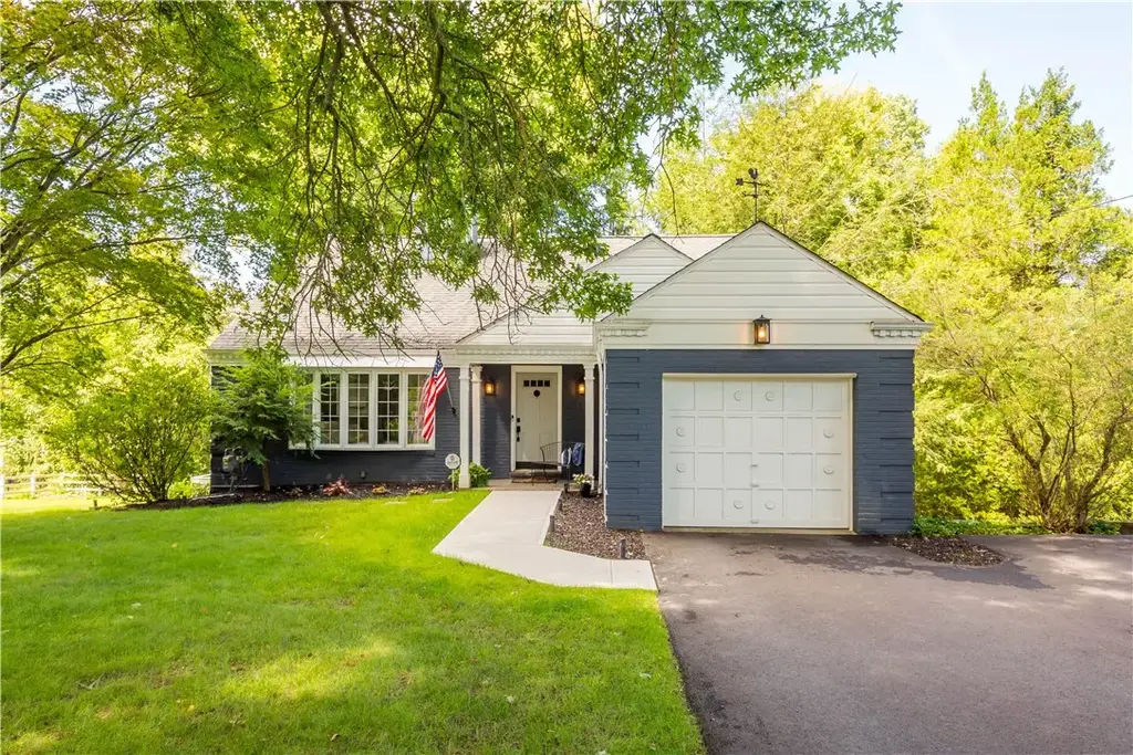 201 Oakhaven Drive, Moon/Crescent