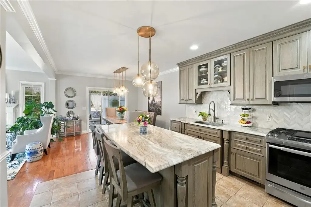 222 Post Rd # 3a, Westerly