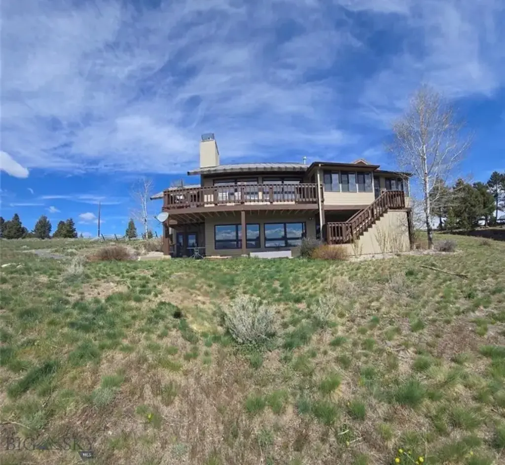 884 Wapiti Mountain, Butte