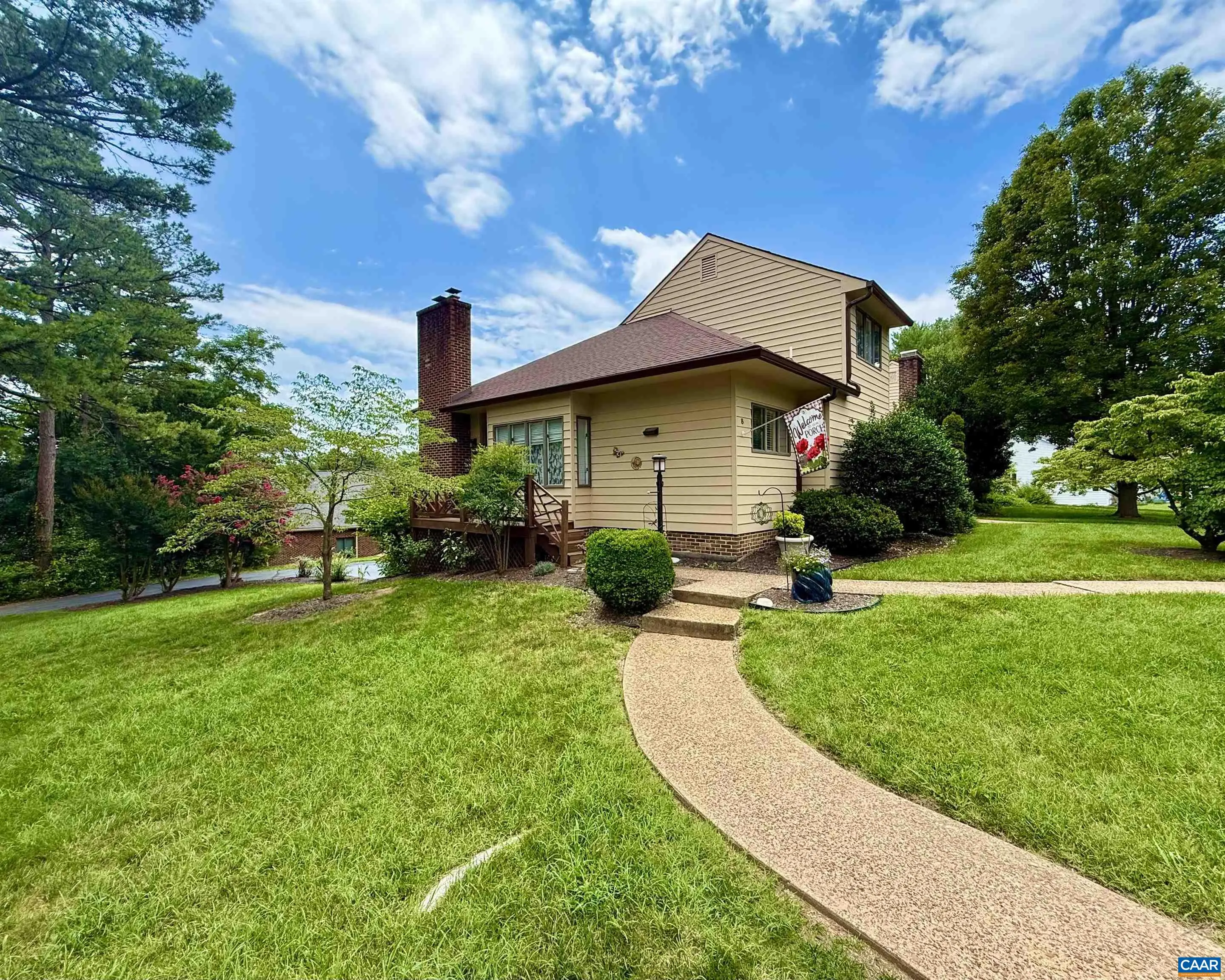8 Shannon Pl, Staunton