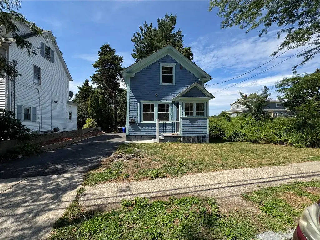 1409 Broadway S, East Providence
