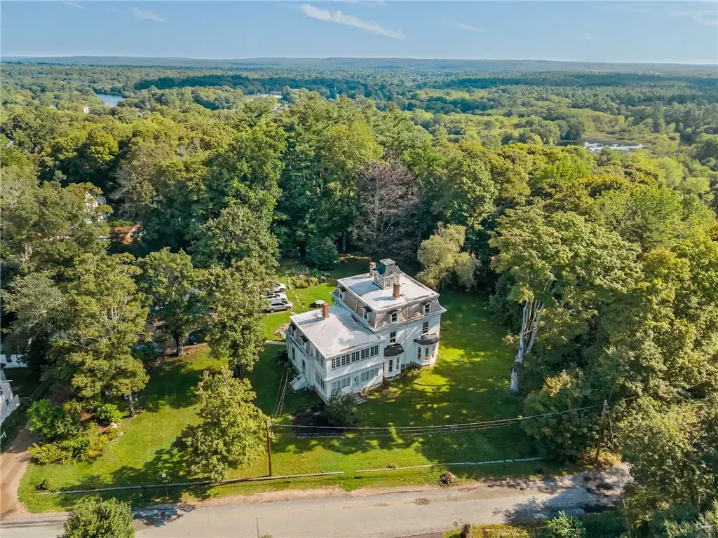 7 Nichols Ln # 2, Hopkinton