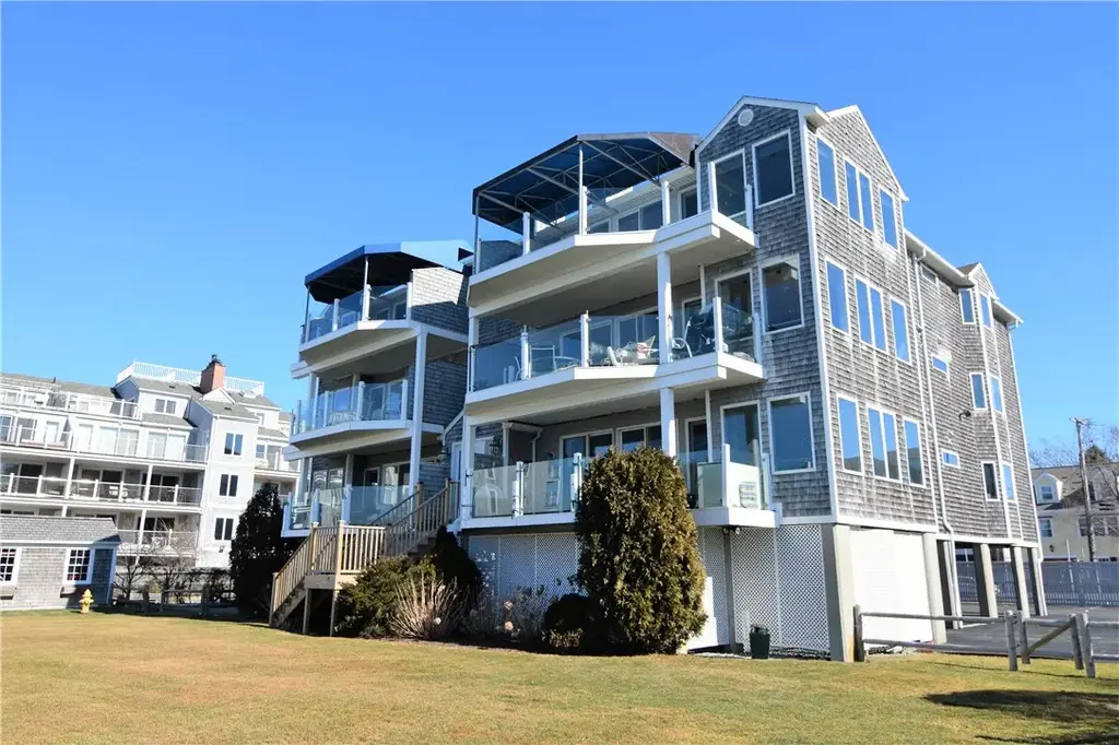 3 Kirwins Ln # 5, Newport