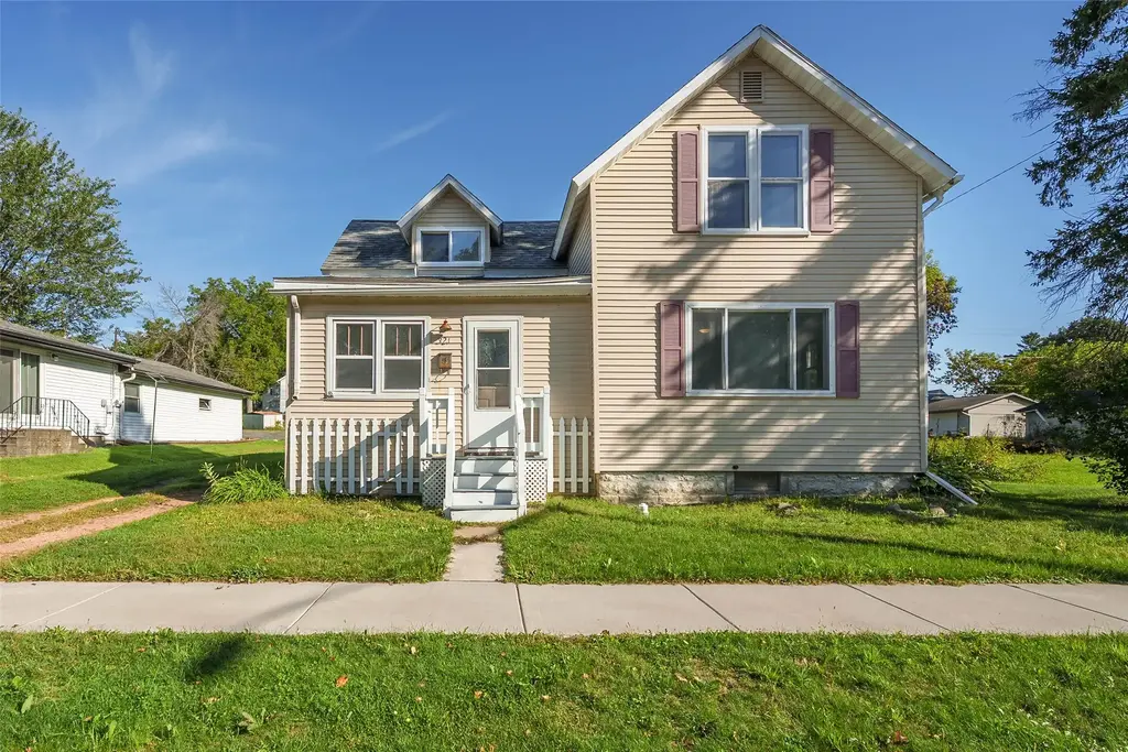 321 E 2nd Avenue, Stanley