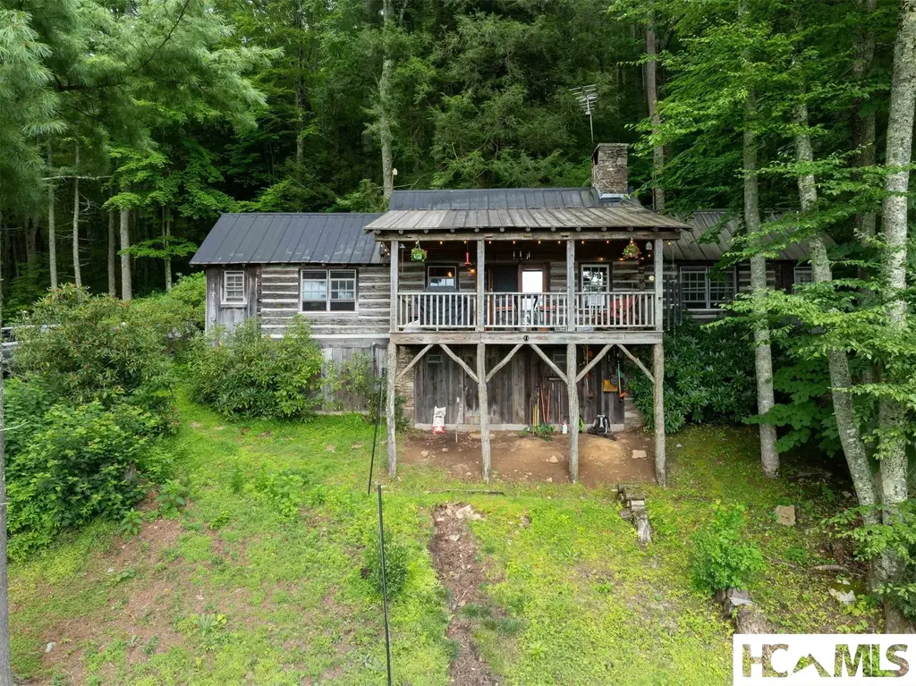 568 Panther Mountain Road, Highlands