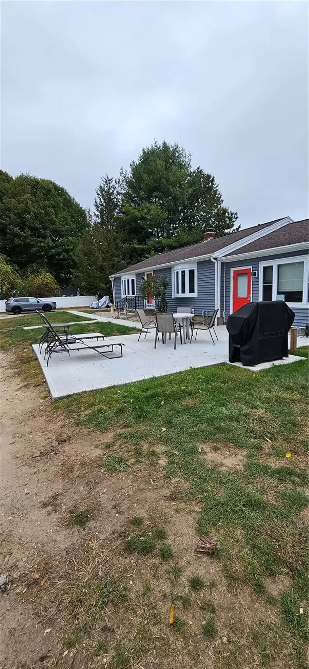 4089 Old Post Rd, Charlestown