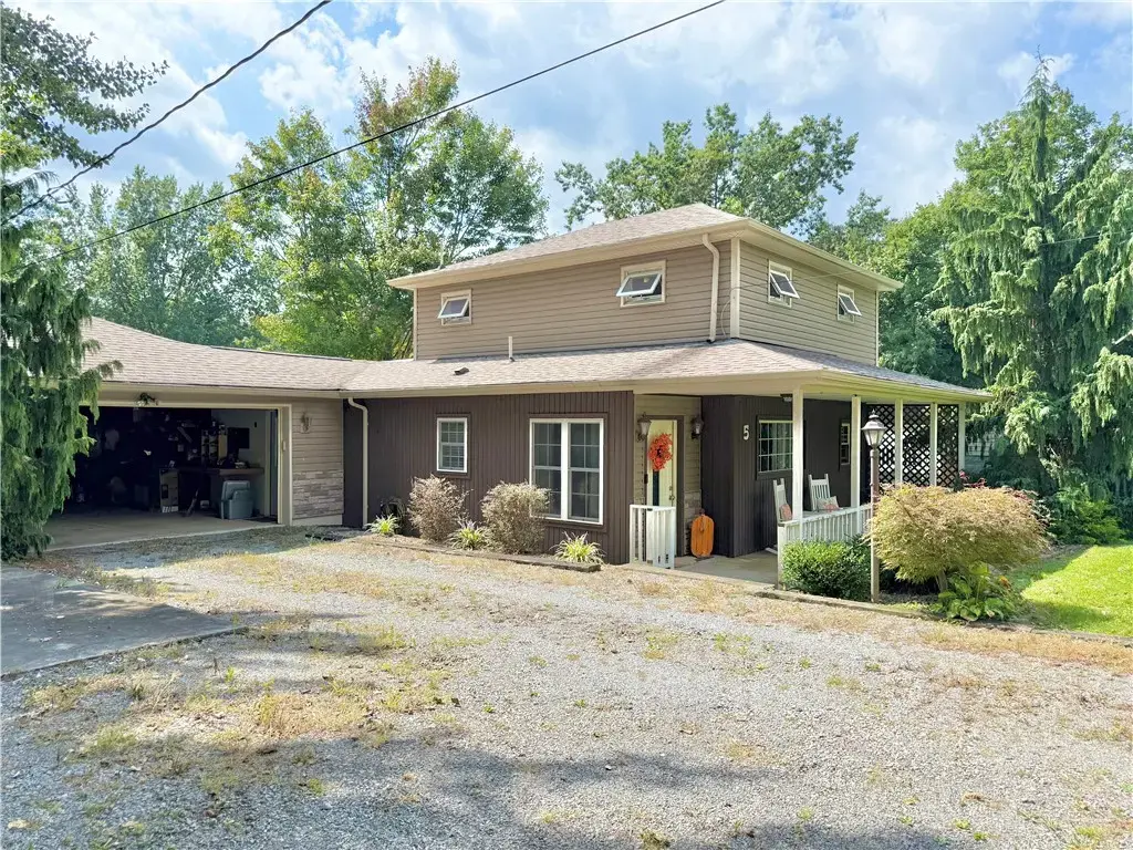 5 Euclid Avenue , Neshannock