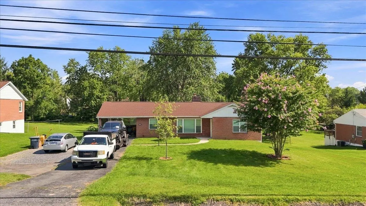 82 Pleasant Hill Rd, Harrisonburg