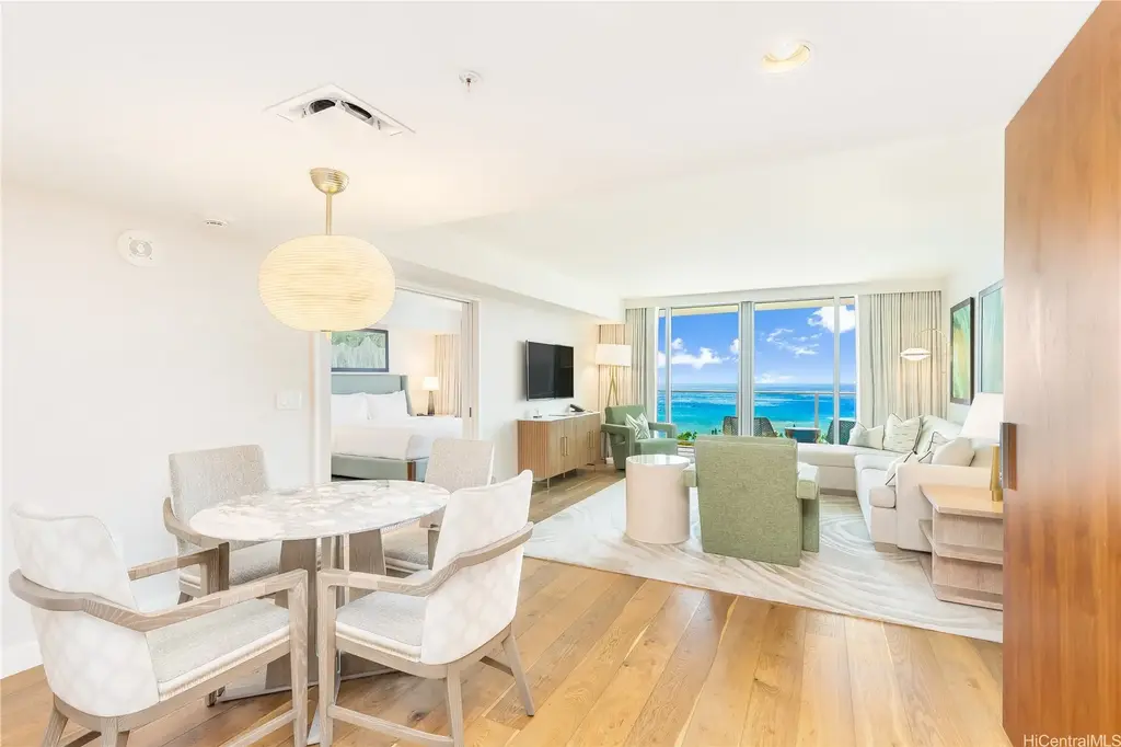 (unit #e2905) 383 Kalaimoku Street, Honolulu