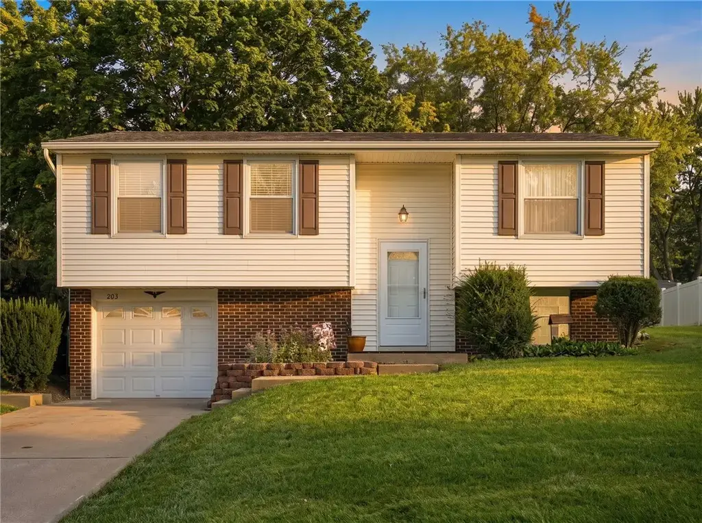 203 Cameron Drive, Cranberry
