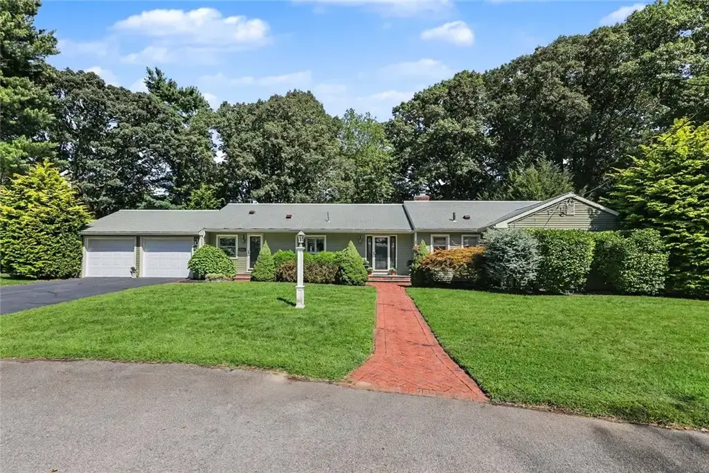 55 Westonia Ln, Warwick