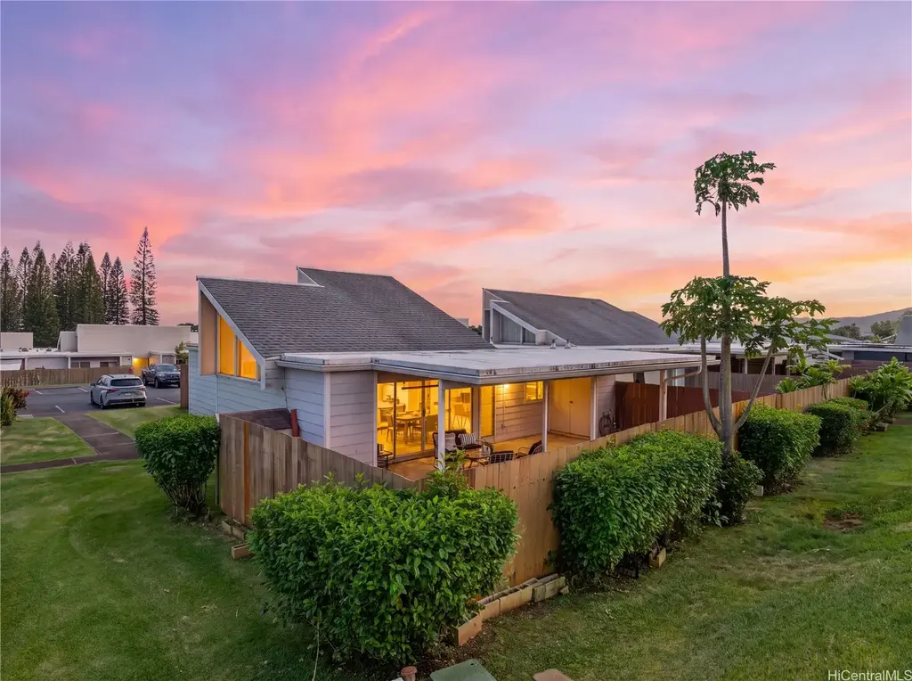 (unit #143) 94-017 Kuahelani Avenue, Mililani