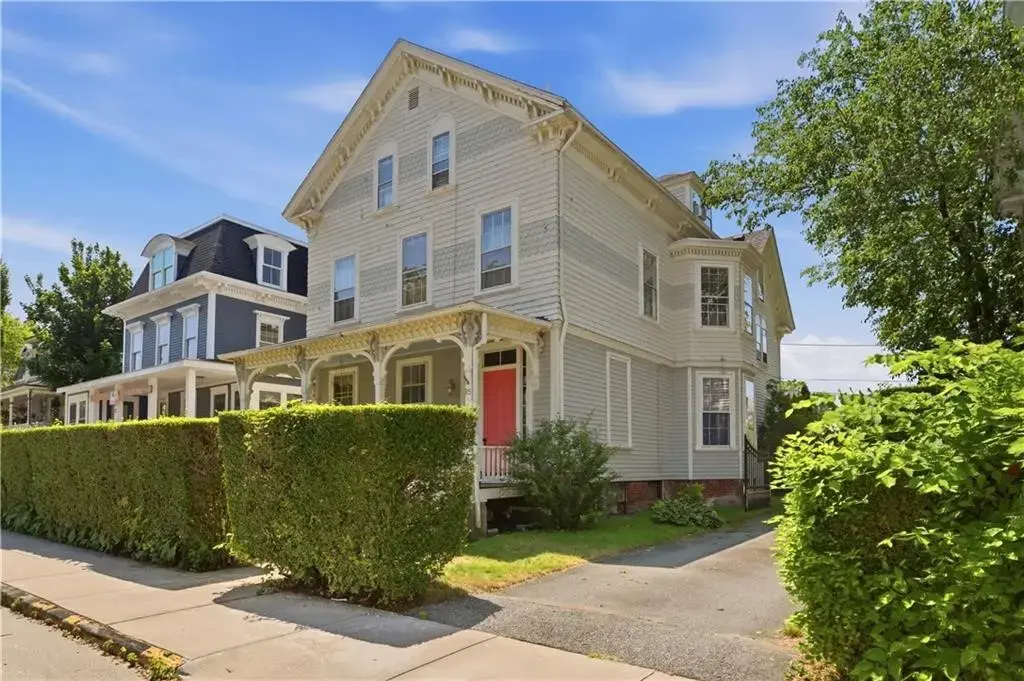 15 Ayrault St # 2, Newport
