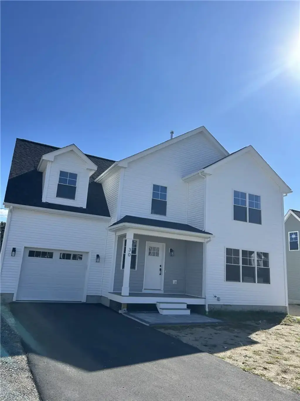 30 Recess Ln, Warwick