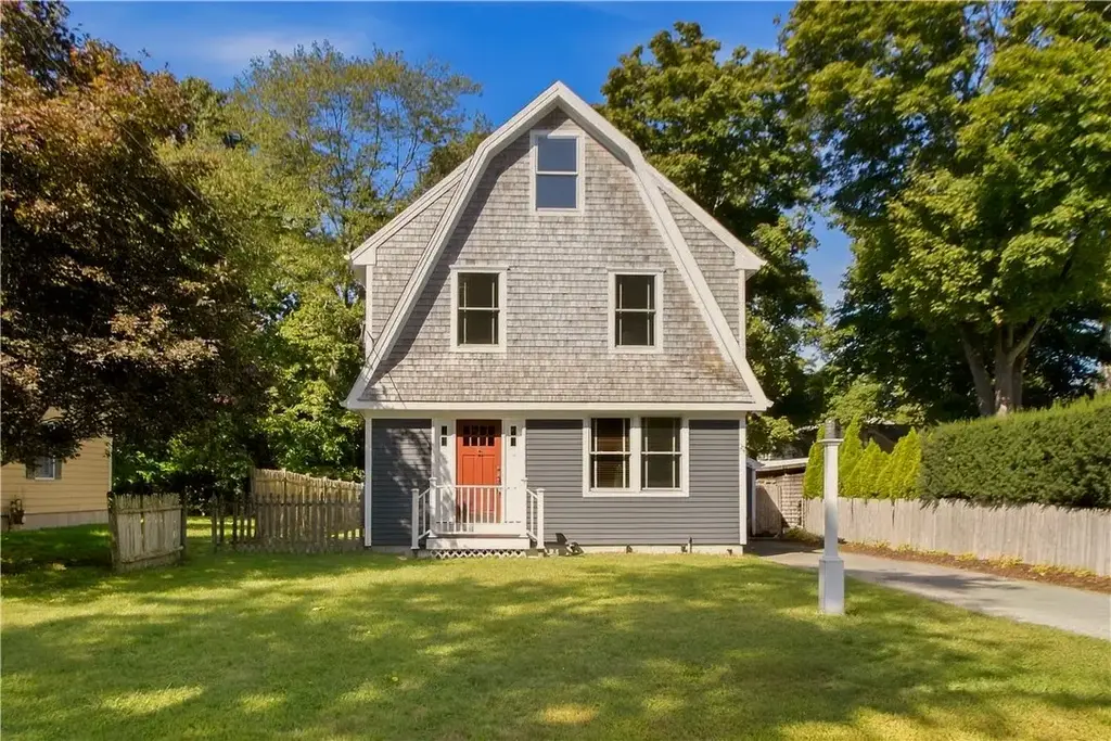 22 Bernard Ave, Barrington