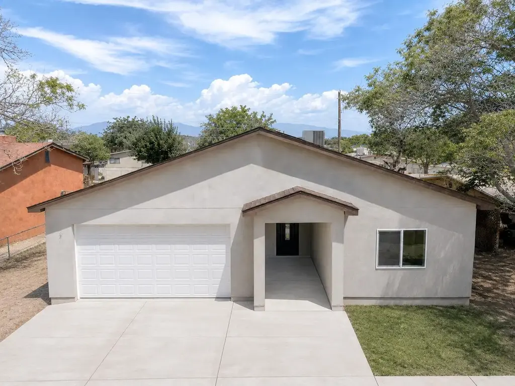420 65th Street Sw, Albuquerque