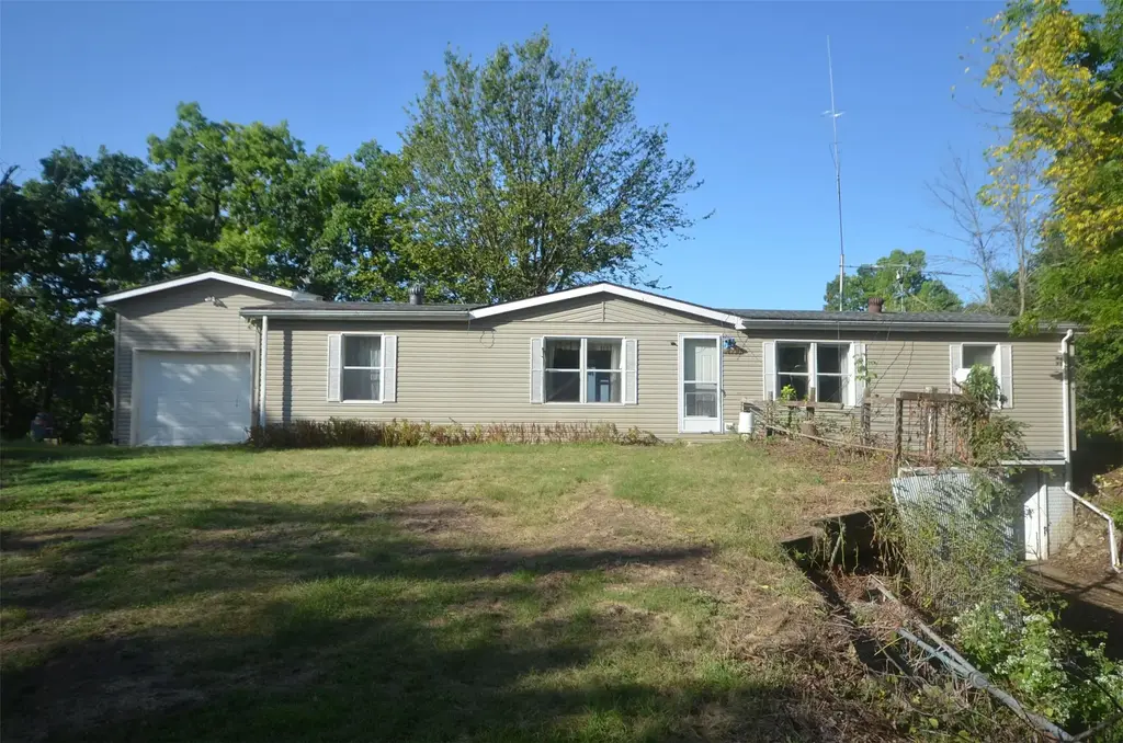 1090 N 375th Street, Maiden Rock