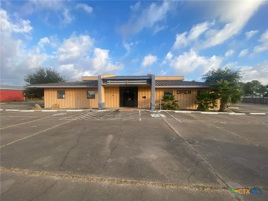 3402 Houston Highway, Victoria